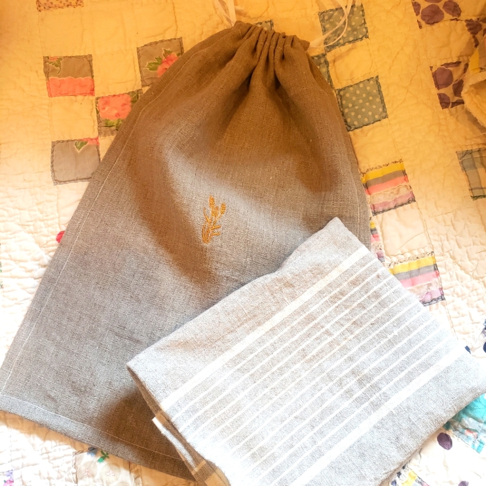 Linen set. Breadbag and towel